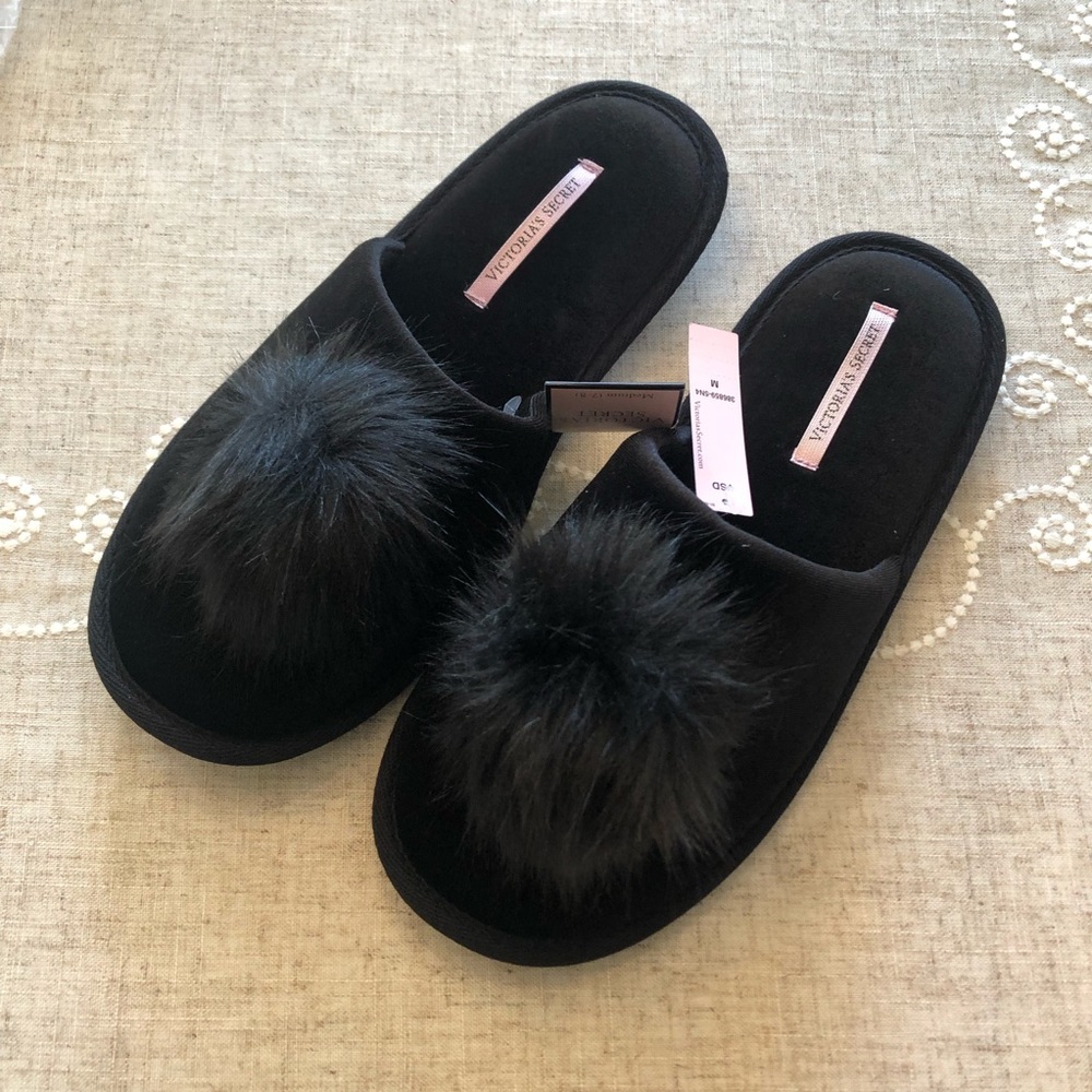 Victoria Secret Black Pom Pom Slippers New - Picture 2 of 6